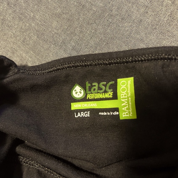 Black tank top - Picture 3 of 4